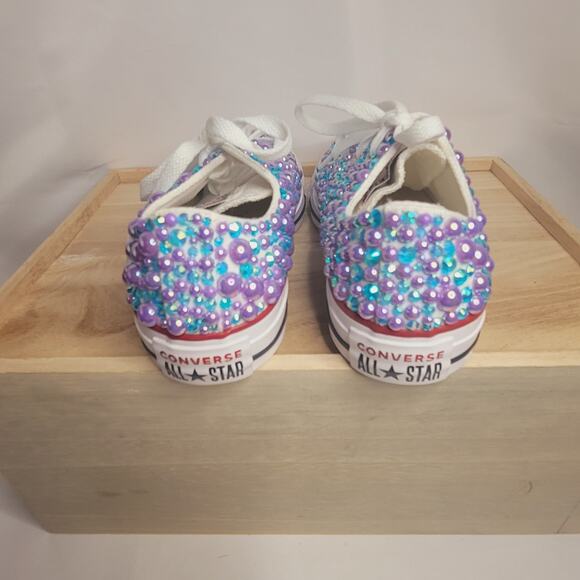 Converse- Women's/ Big Girl's Gem covered Shoes- NWOT- size 5.5 - Picture 3 of 5
